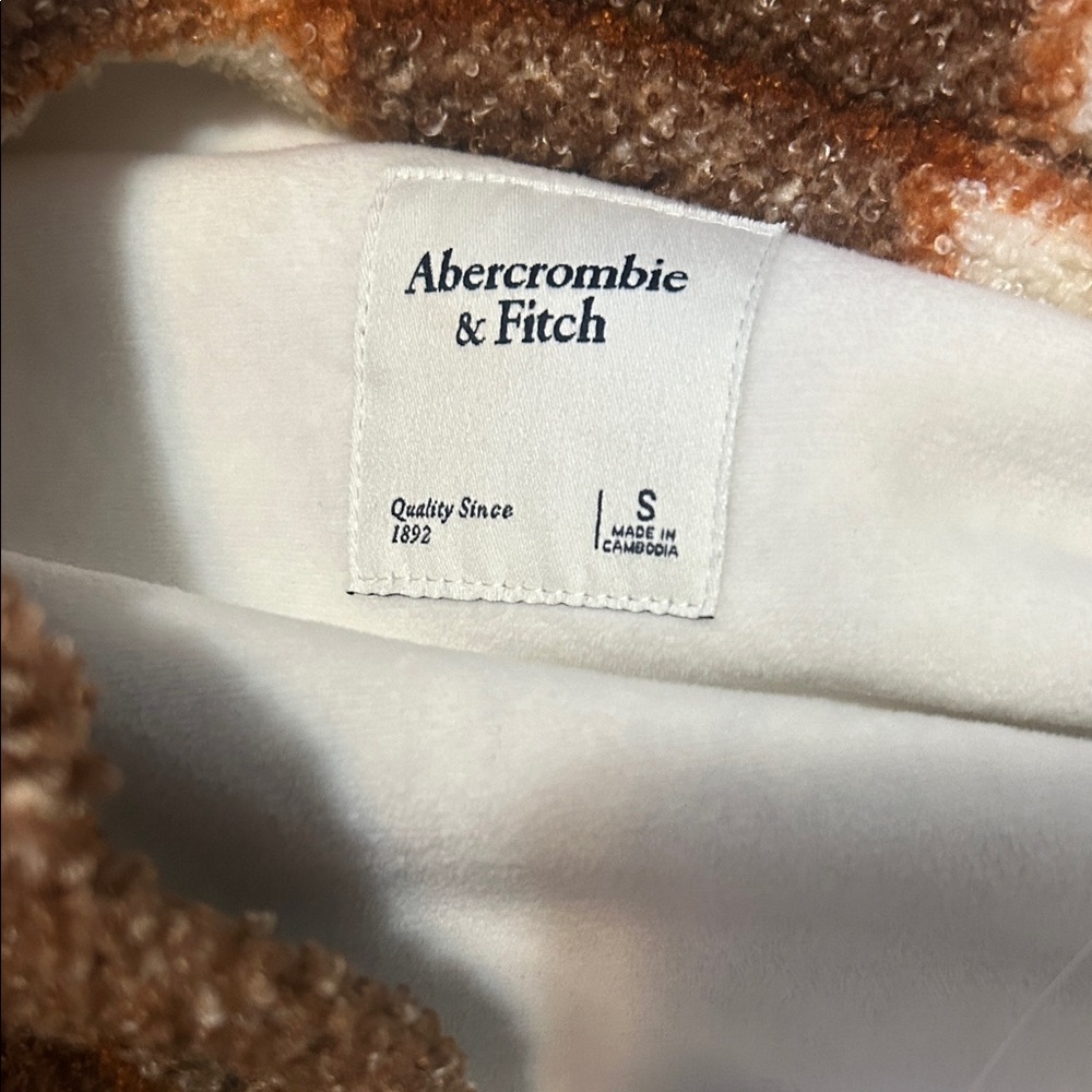 Abercrombie & Fitch Brown and Cream Plaid Teddy Jacket - Picture 2 of 4